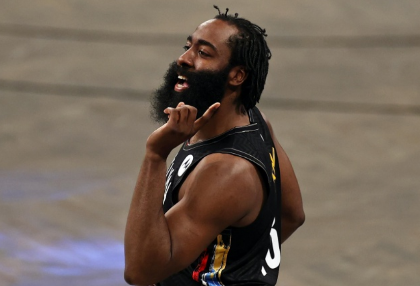 关于瓦伦西亚训练开放日，集结日主帅复盘引欢呼，欧联在即，医务组通报恢复的信息